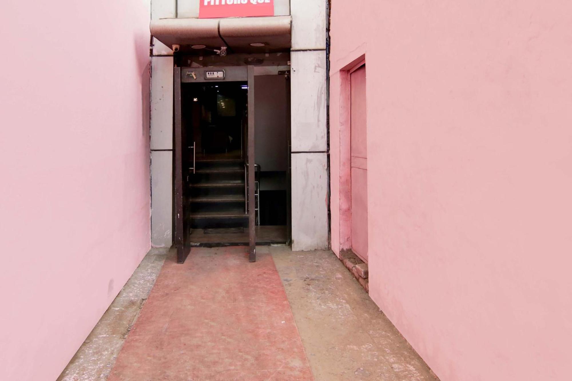 O Airport Pittors Que Delhi Hotel 4*