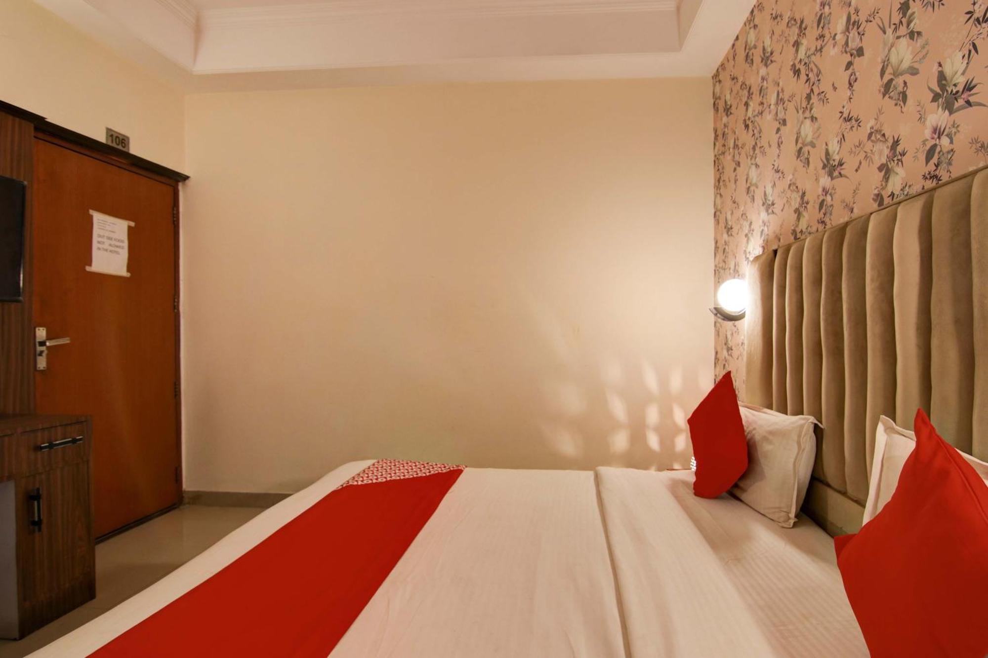 Hotel O Airport Pittors Que Delhi